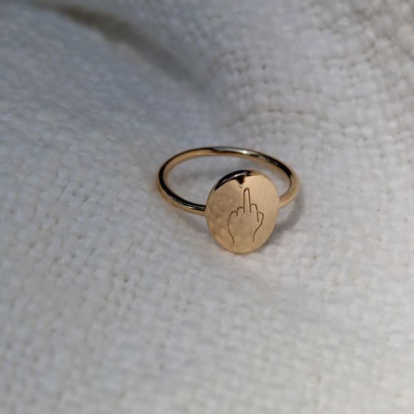 "Middle Finger" Oval Signet Gold Ring - Picture 2 of 6